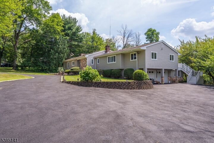 220 Horseshoe Rd  Berkeley Heights Twp. NJ 07922 photo