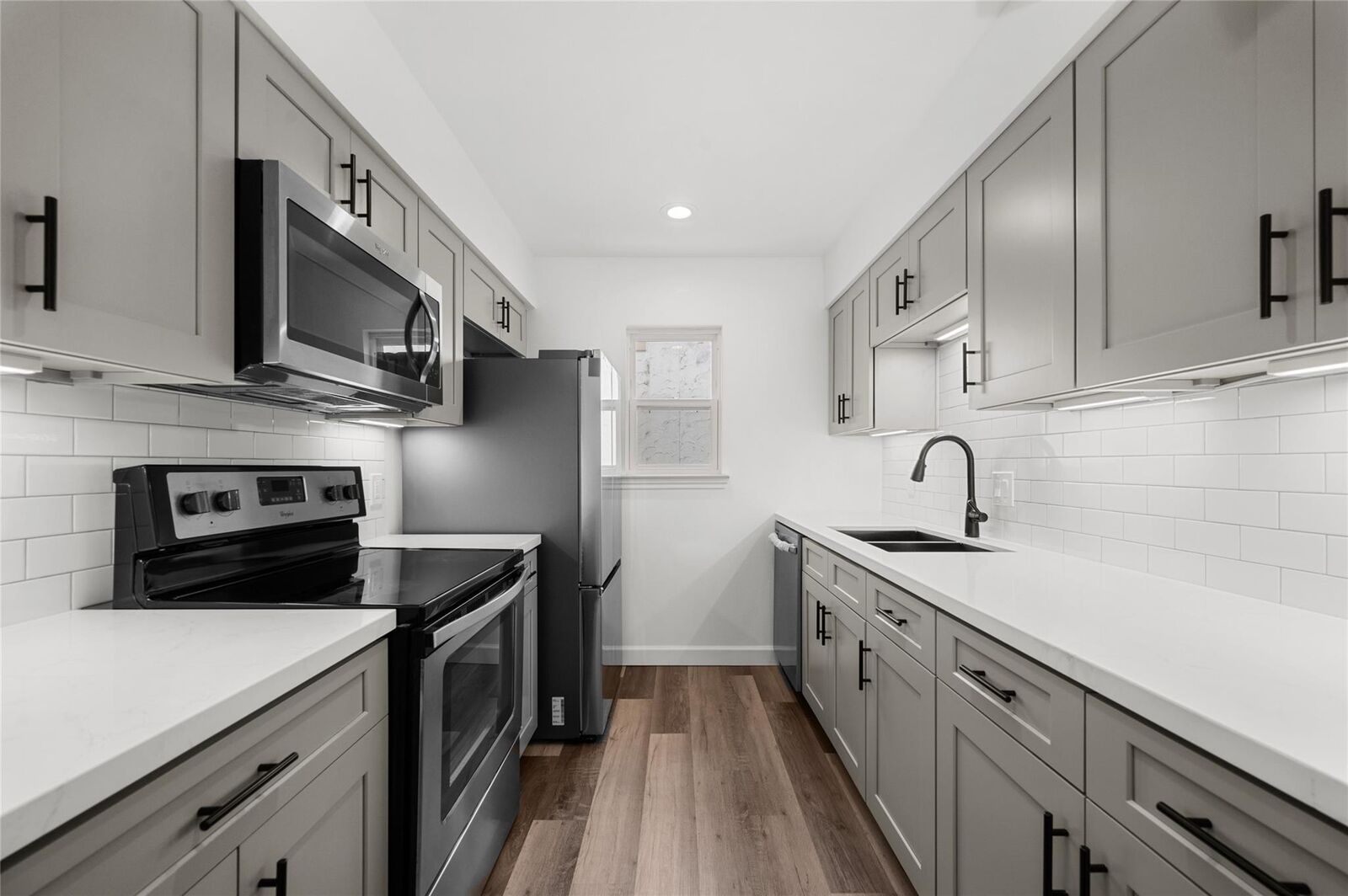 Property Photo:  2744 Briarhurst Drive 33  TX 77057 