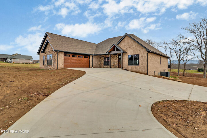 Property Photo:  5843 Dunbar Rd  TN 38572 