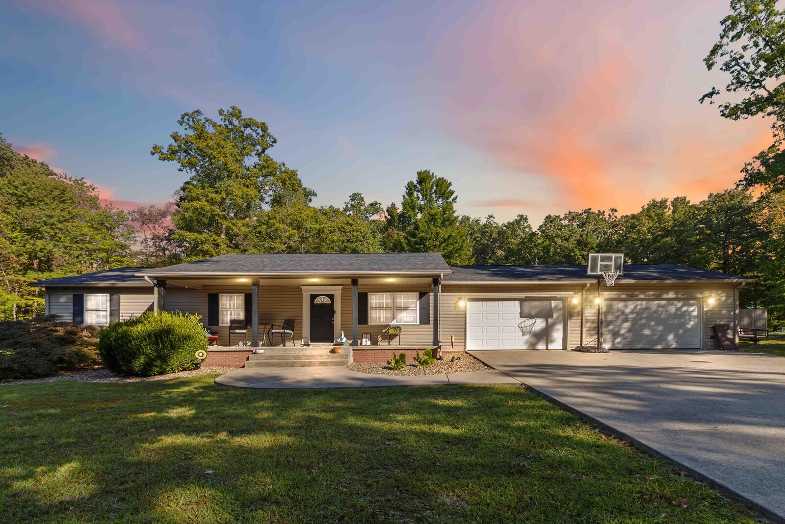Property Photo: 1490 Hickory Hills Lane KY 40741