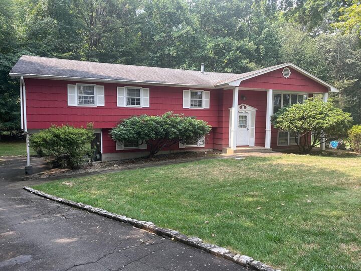 Property Photo:  9 Ross Place  NY 10983 