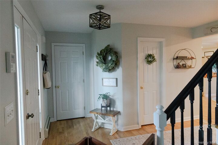 Property Photo:  7 Tallmadge Trail  NY 11764 