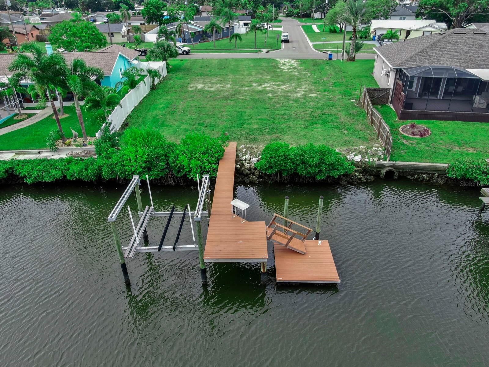 Property Photo: 493 Flamingo Drive FL 33572