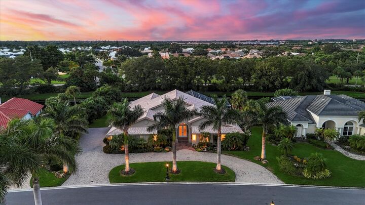 Property Photo:  4177 Escondito Circle  FL 34238 