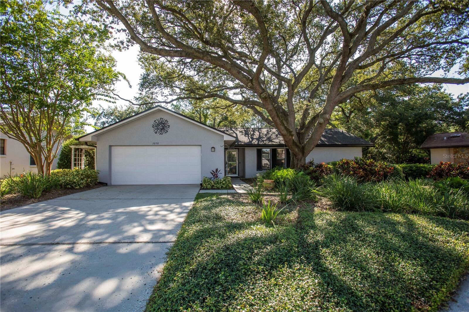 Property Photo:  3050 Glenwood Court  FL 34695 