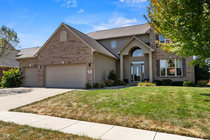 Property Photo:  2086 Woodfield Drive  IN 46143 