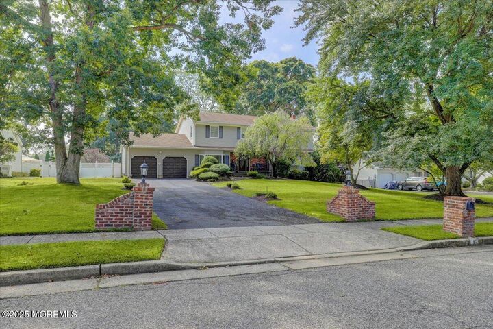 8 Kensington Drive  Manalapan NJ 07726 photo