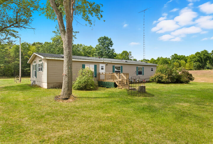 Property Photo:  17900 W Howard City Edmore  MI 49329