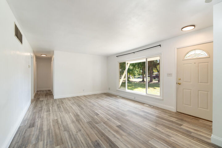 Property Photo: 3010 E Court Street MI 49201
