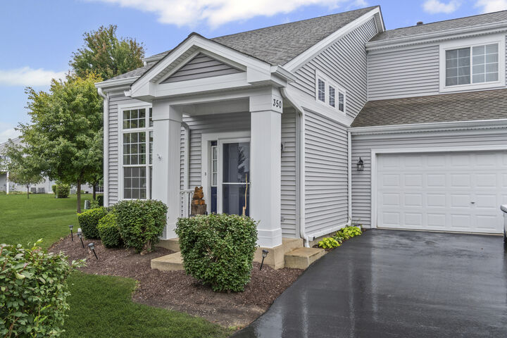 Property Photo:  350 Cascade Lane  IL 60543 