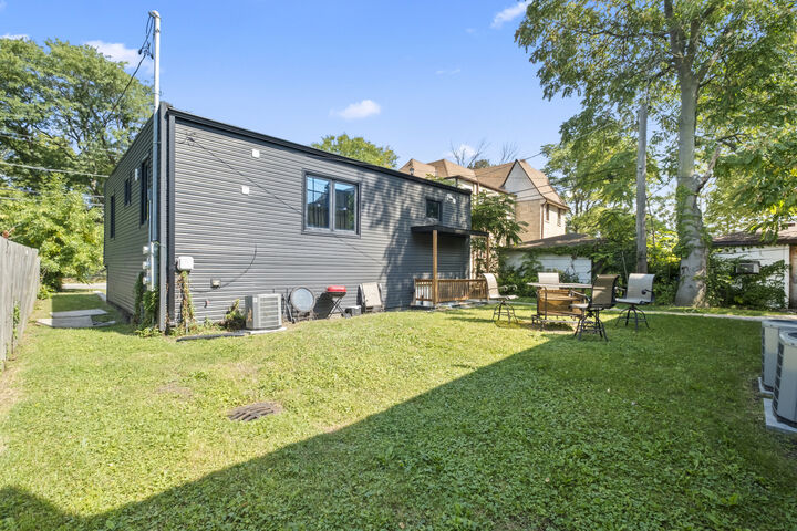 2307 Lake Street 2  Evanston IL 60201 photo