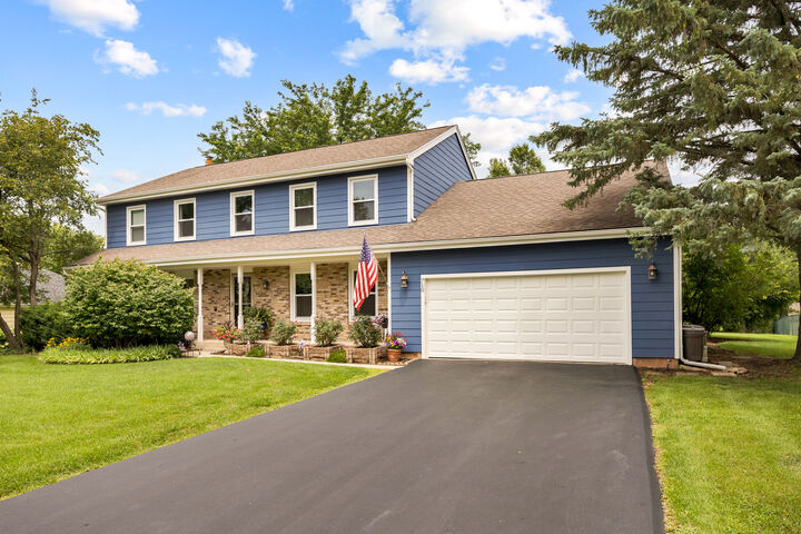 710 Sprucetree Lane  Algonquin IL 60102 photo