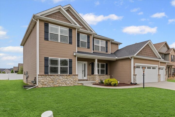 Property Photo:  2009 Savanna Drive  IL 61822