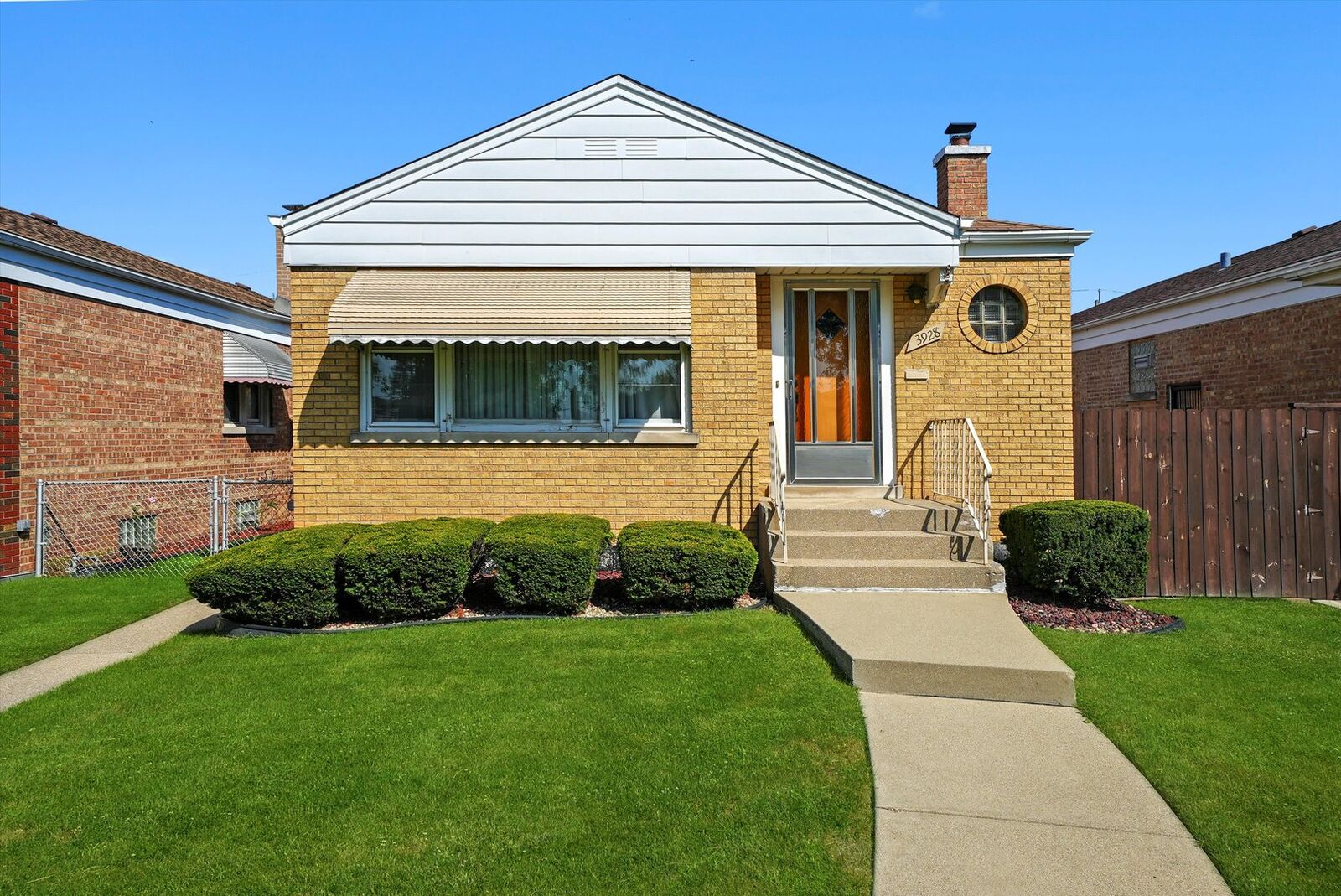 Property Photo:  3928 W 82nd Place  IL 60652 