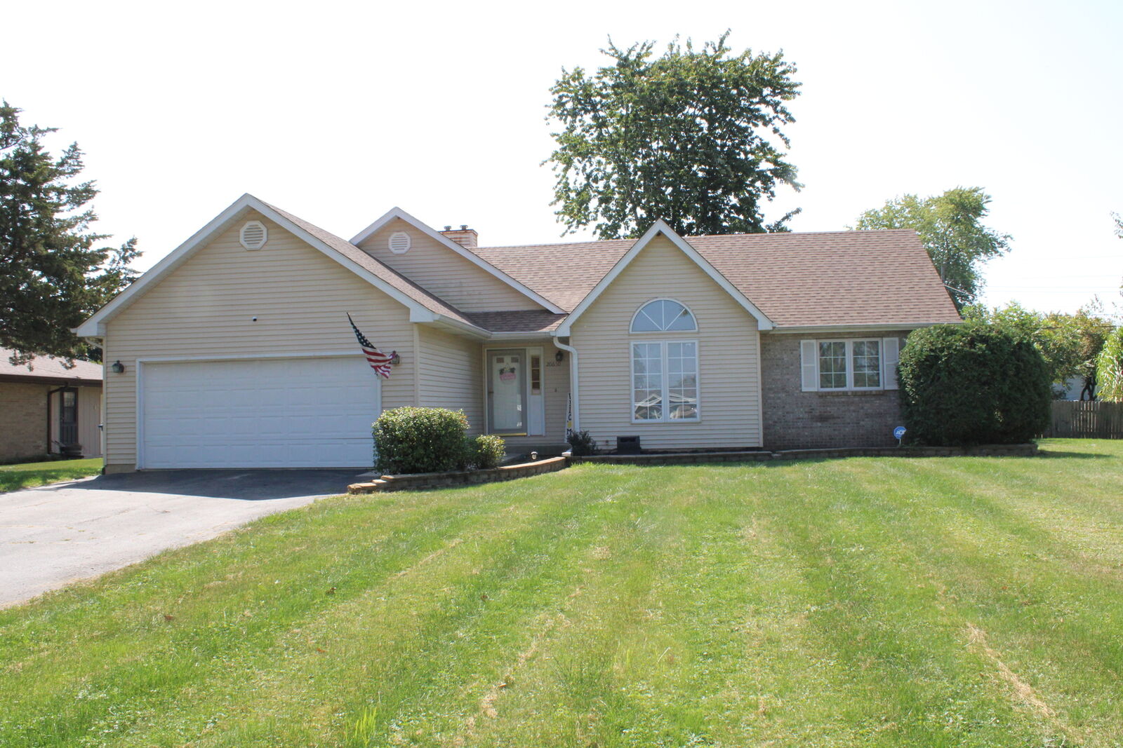 Property Photo:  206 1/2 Redbud Drive  IL 60433 
