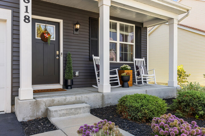Property Photo:  1818 Cashel Lane  IL 60050 
