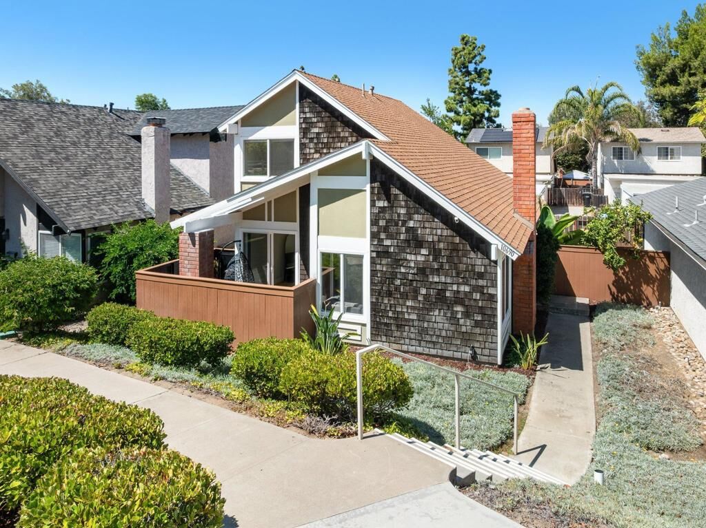 Property Photo:  10690 Esmeraldas Drive  CA 92124