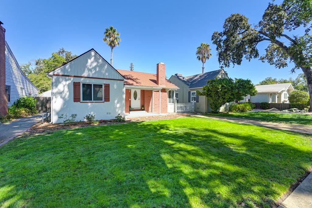 Property Photo:  3225 11th Avenue  CA 95817 