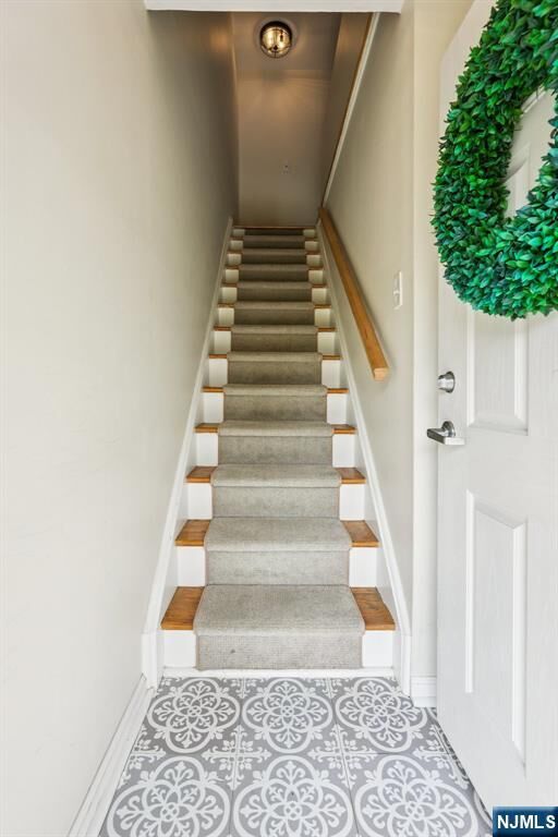 Property Photo:  511 Washington Drive  NJ 07446 