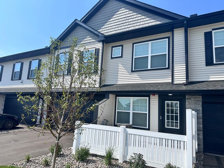 Property Photo:  5277 Long Pointe Pass  MN 55129 