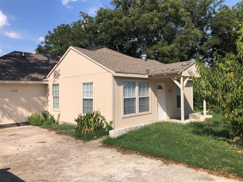 Property Photo: 2606 Laurel Street TX 75050