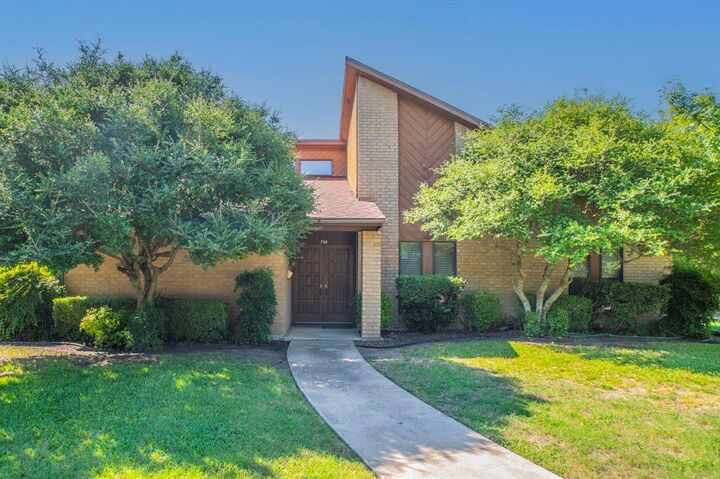 Photo de la propriété:  766 S Forest Lane  TX 75116 