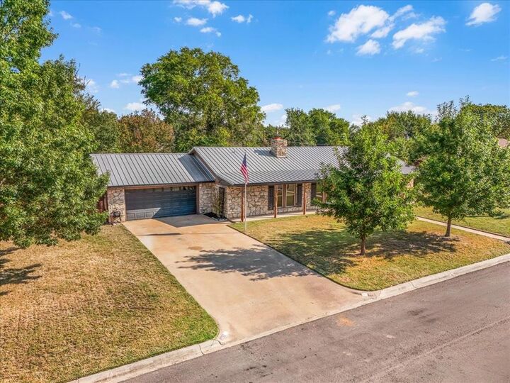 Property Photo:  305 Huggins Drive  TX 76082 