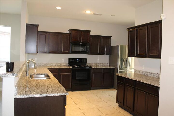 Property Photo:  4829 Beaver Creek Avenue  TX 76207