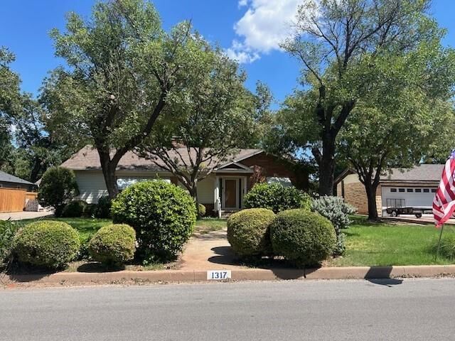 Property Photo:  1317 Hollis Drive  TX 79605 