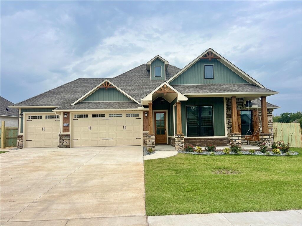 Property Photo: 1804 Gaines AR 72751