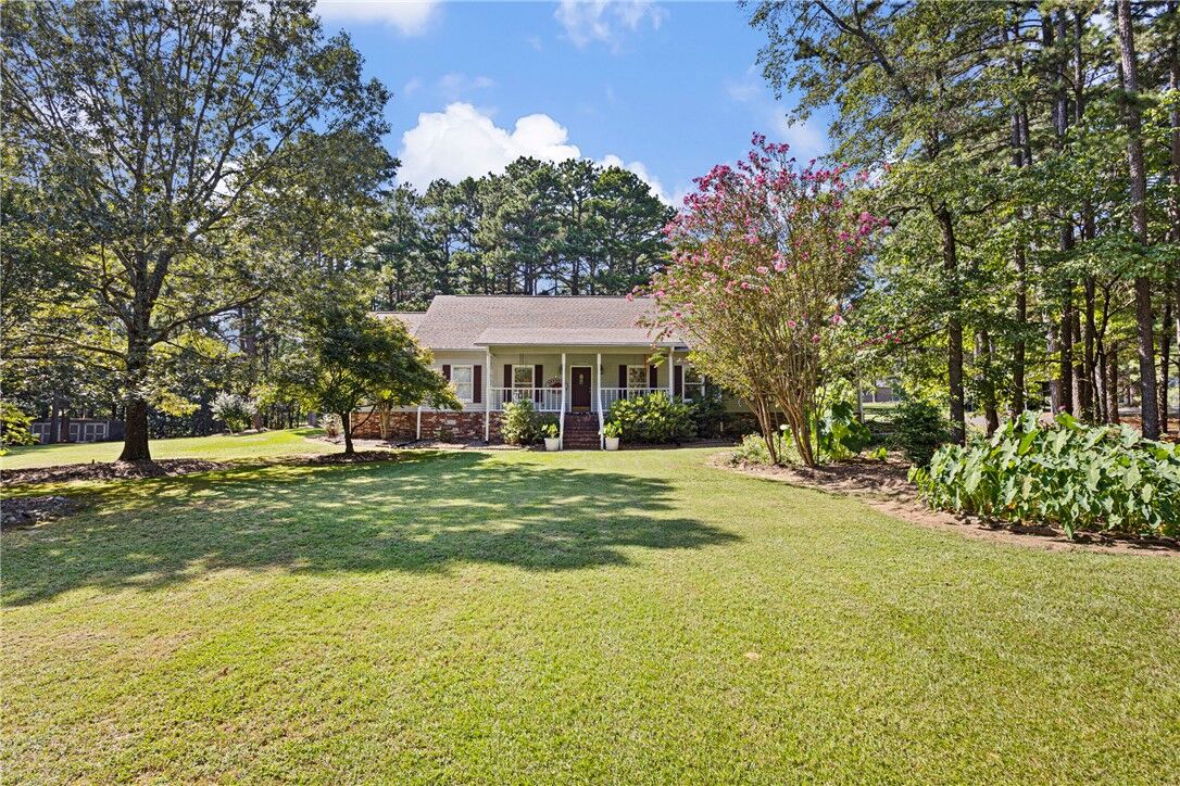 Property Photo: 302 Meadow Road AR 72802
