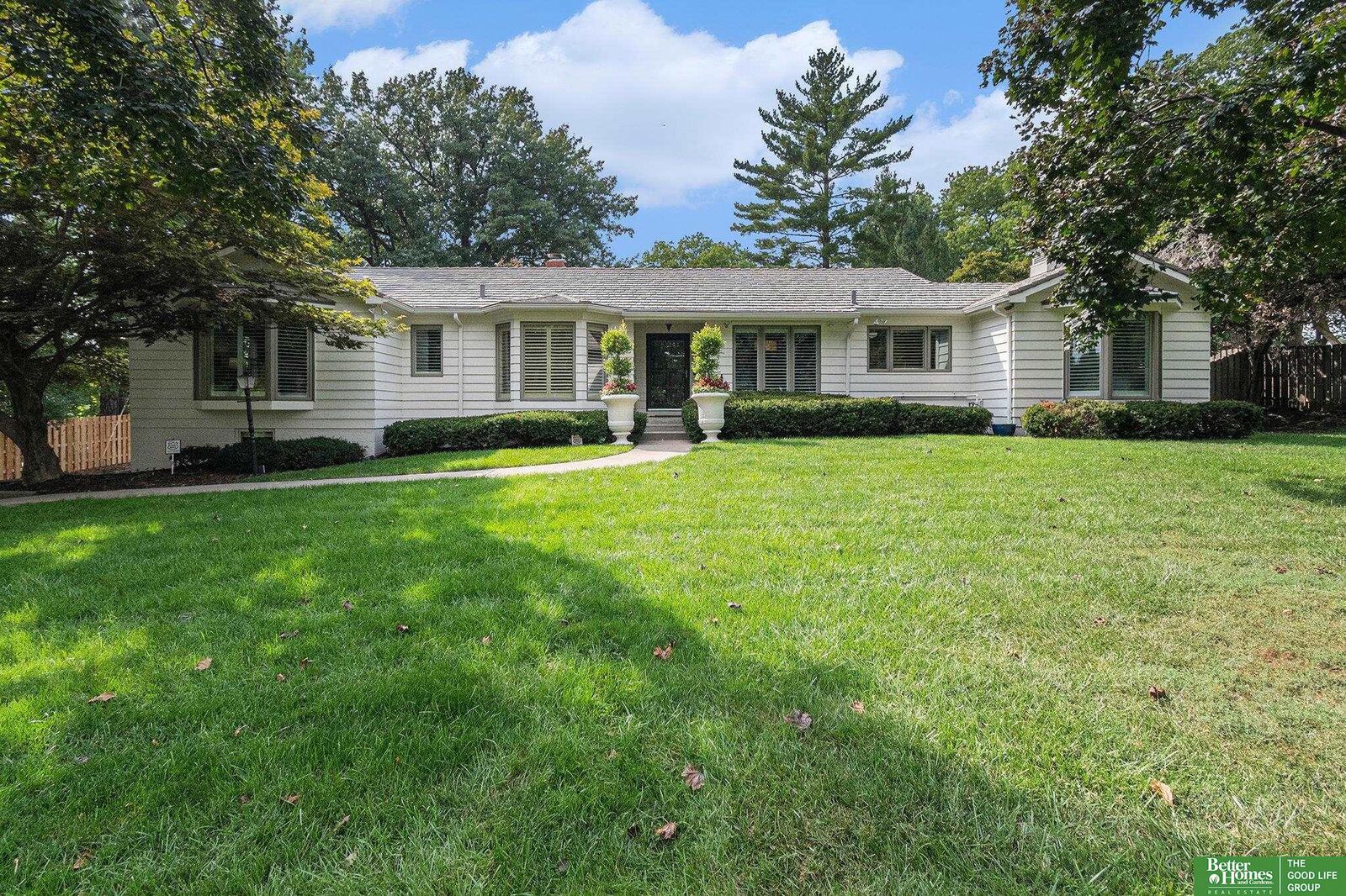 Property Photo: 652 N 66 Street NE 68132-9999