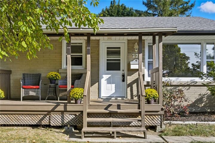 Property Photo:  27 Broadmoor Avenue  ON N2C 1Y6 