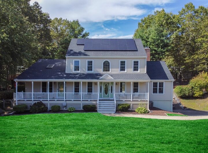Property Photo:  10 Cliff Drive  MA 02762 