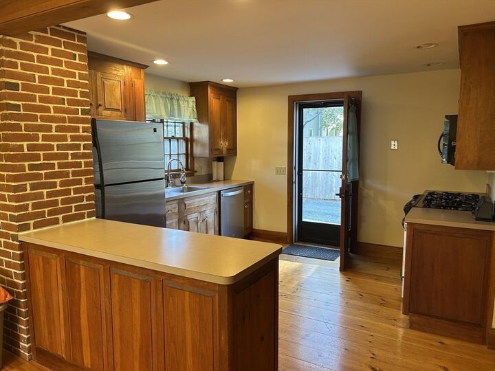 Property Photo:  33 Woodland Street 1  MA 01950 