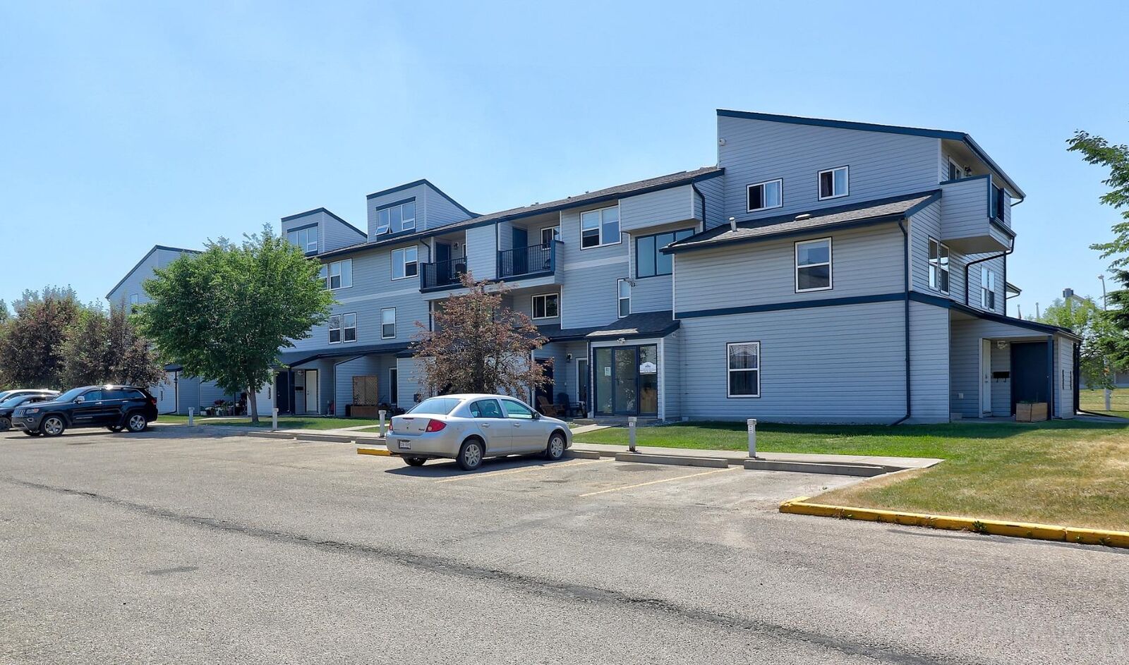Property Photo: 7201 Poplar Drive 2212 AB T8V 6C5