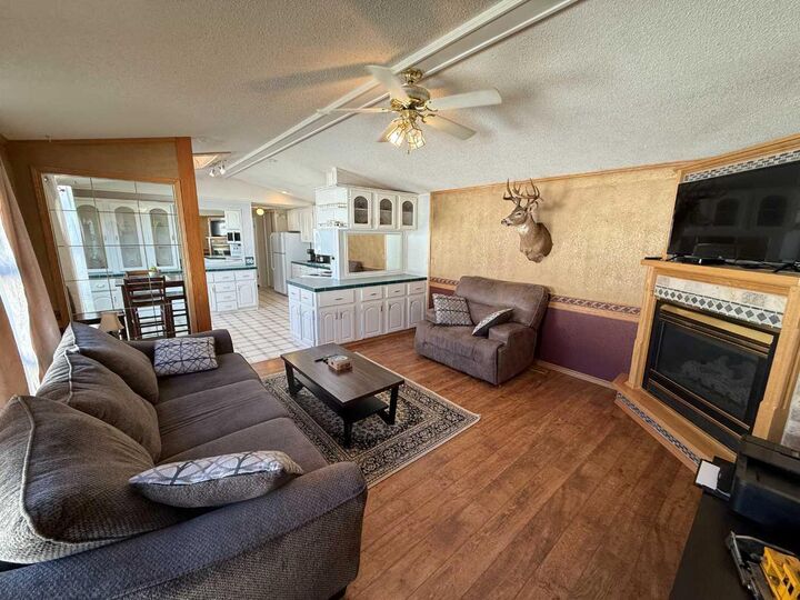 Property Photo:  250 Skogg Avenue  AB T7V 1A6 