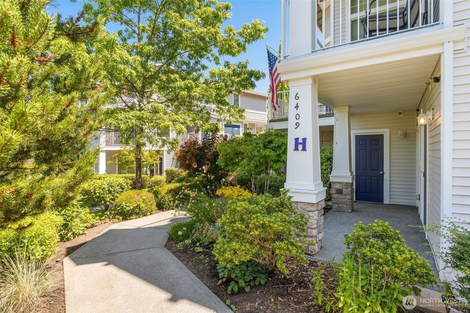 Property Photo:  6409  Hazel Lane  SE H  WA 98092 