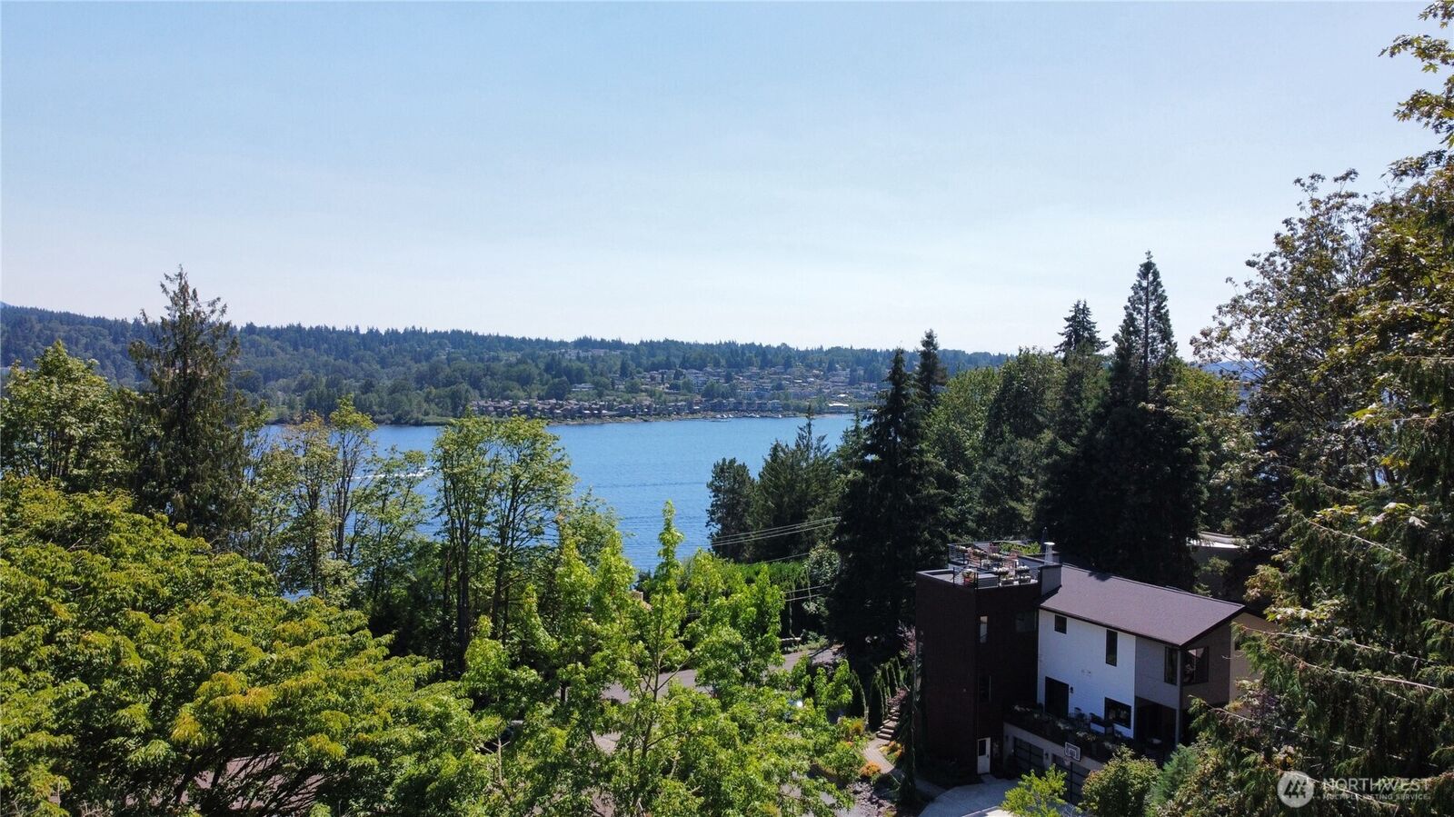 Property Photo: 7421 E Mercer Way WA 98040