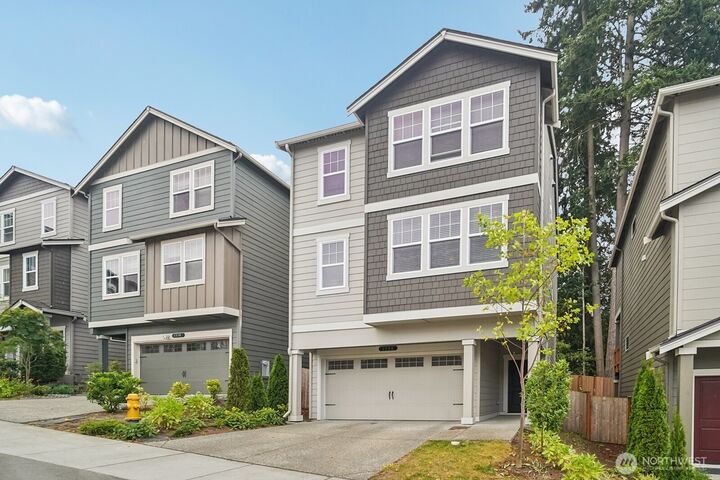Property Photo:  1320  131st Place SW 9  WA 98204 