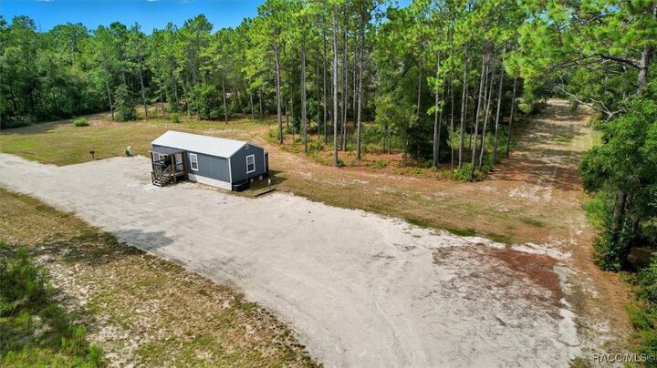 7576 N Heller Avenue  Dunnellon FL 34433 photo