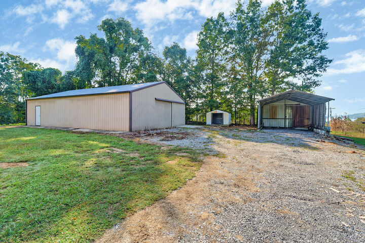 Property Photo: 3702 Toestring Valley Road TN 37381