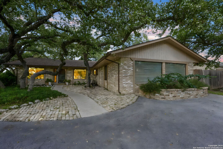 Property Photo:  525 Fleetwood  TX 78232 