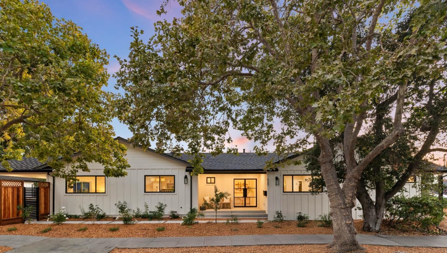 Property Photo:  620 Iris Street  CA 94062 