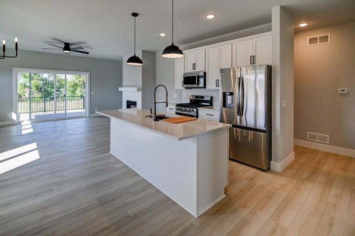 1520 Palm Grass Way  Stoughton WI 53589 photo