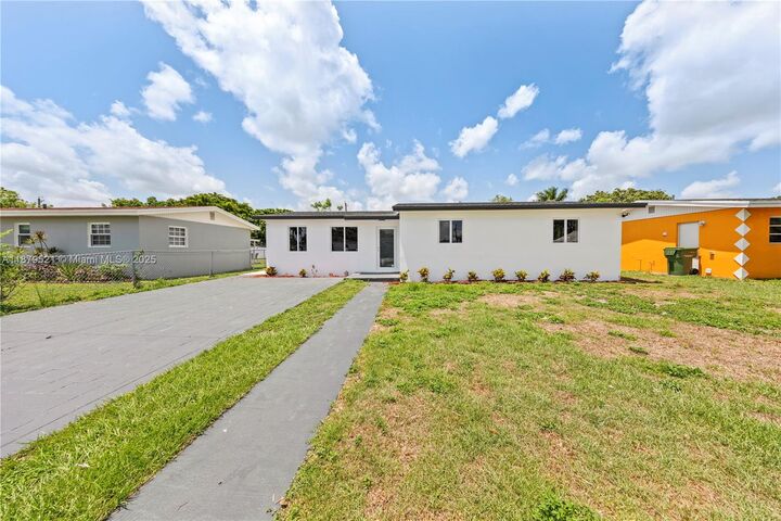 Property Photo: 651 NW 9th St FL 33030