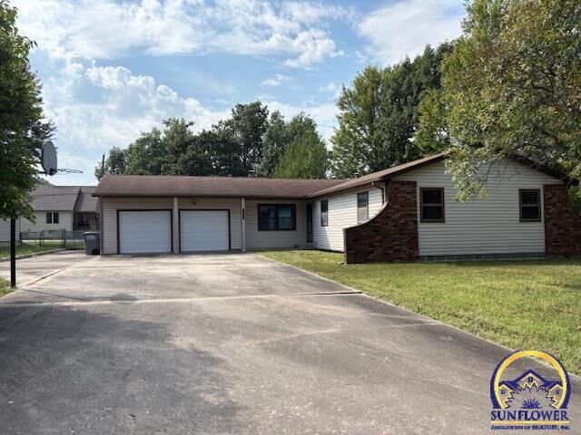 Property Photo: 2043 Schaeffer Way KS 66801