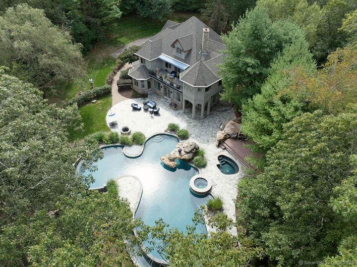 Property Photo:  76 Sachem Head Road  CT 06437