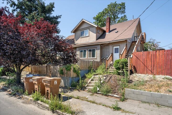 Property Photo:  2937 E Broad Ave  WA 99217 