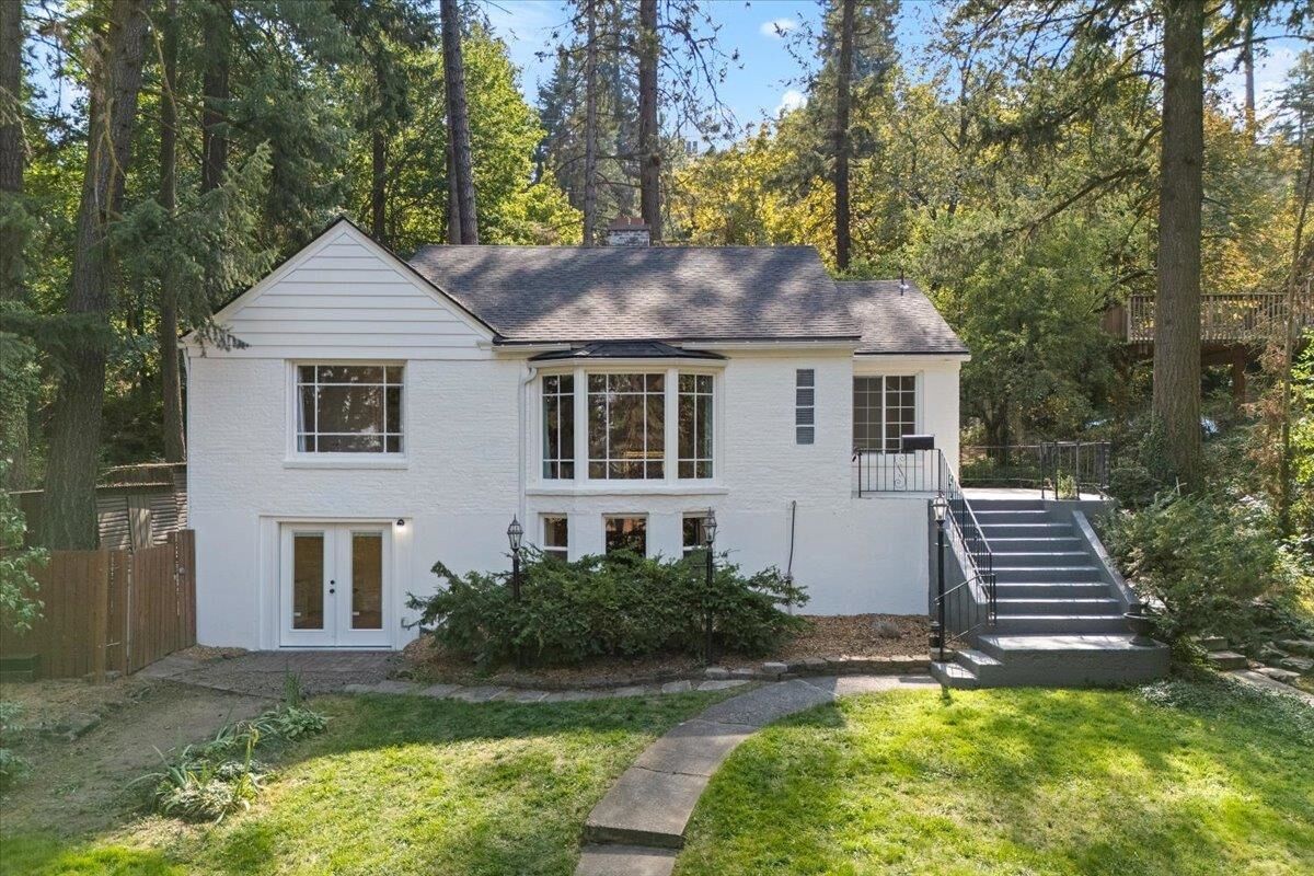 Property Photo: 1928 E 18th Ave WA 99203